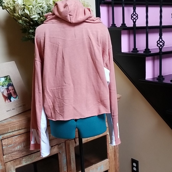 New PINK VS Hooded Crop Pullover - SZ L - Picture 5 of 8
